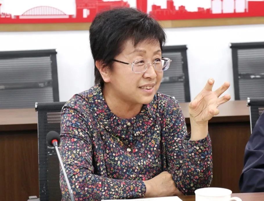 中價(jià)協(xié)、省造價(jià)站及協(xié)會(huì)、市造價(jià)站及協(xié)會(huì)領(lǐng)導(dǎo)一行蒞臨科信調(diào)研指導(dǎo)工作