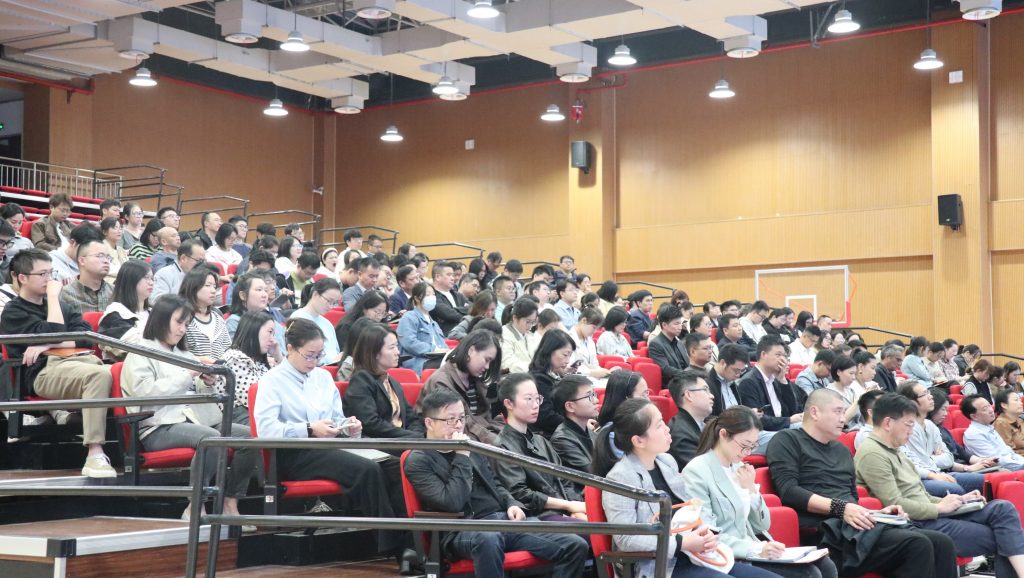 資訊動態(tài) | 明紀知法筑防線 廉潔自律樹新風(fēng)——科信組織員工參加新明街道“紀法聯(lián)動進兩新”集中專題授課暨黨員輪訓(xùn)