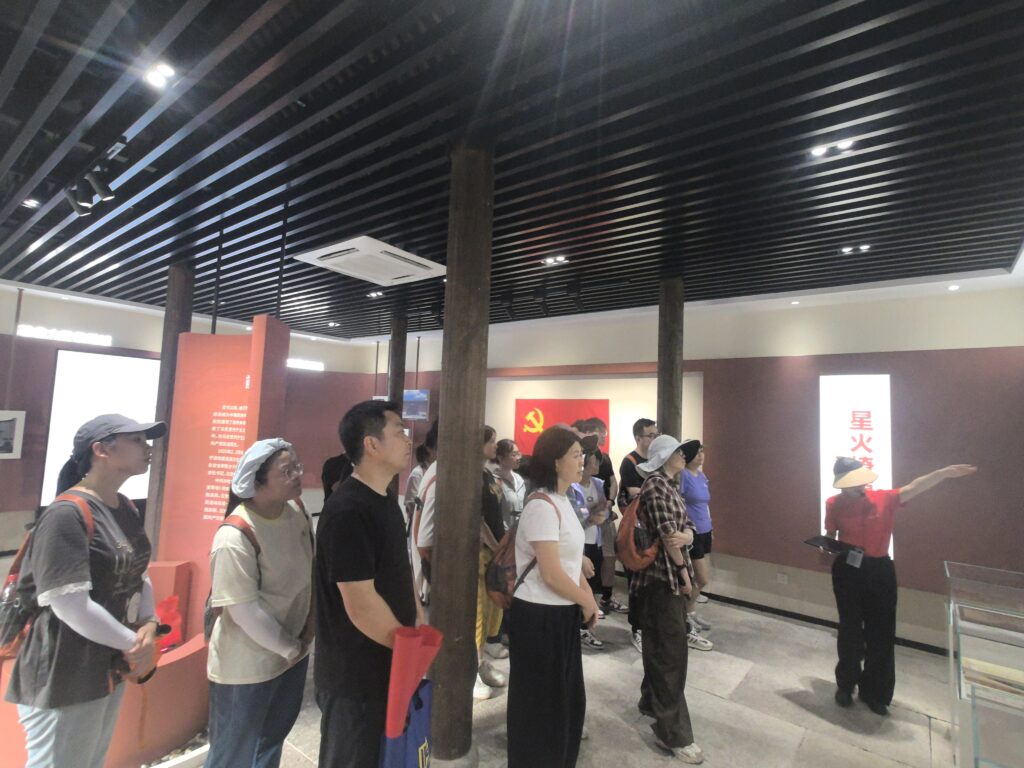追尋紅色印記，汲取奮進(jìn)力量 —— 科信聯(lián)合黨支部“循跡溯源學(xué)思想促踐行”主題黨日活動(dòng)圓滿舉行