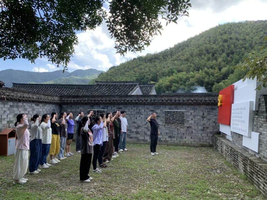 追尋紅色印記，汲取奮進(jìn)力量 —— 科信聯(lián)合黨支部“循跡溯源學(xué)思想促踐行”主題黨日活動(dòng)圓滿舉行