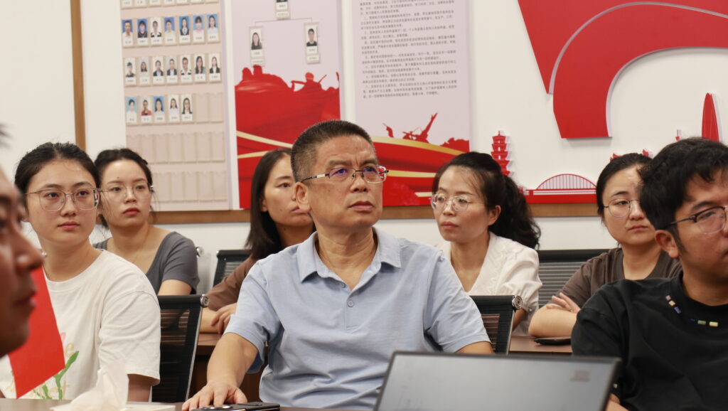 致敬偉大歷史，砥礪奮進初心｜科信聯(lián)合觀看抗戰(zhàn)勝利80周年閱兵盛況