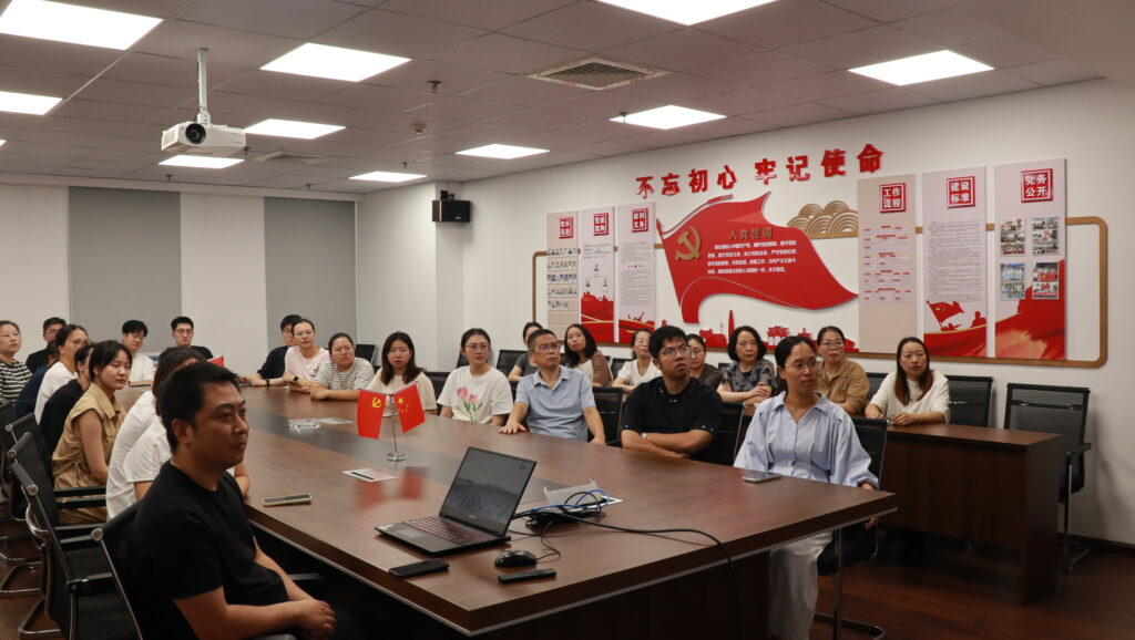 致敬偉大歷史，砥礪奮進初心｜科信聯(lián)合觀看抗戰(zhàn)勝利80周年閱兵盛況